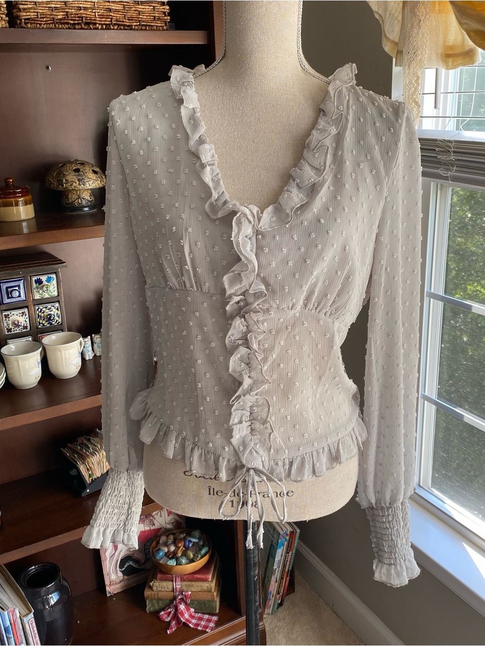 Wishlist Apparel Women's Gray Ruffled Collar Swiss Dot Blouse M